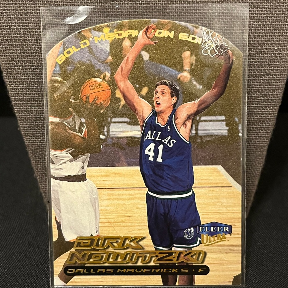Fleer Ultra Gold Medallion Edition Dallas Mavericks #41 Basketball Card - Blue
